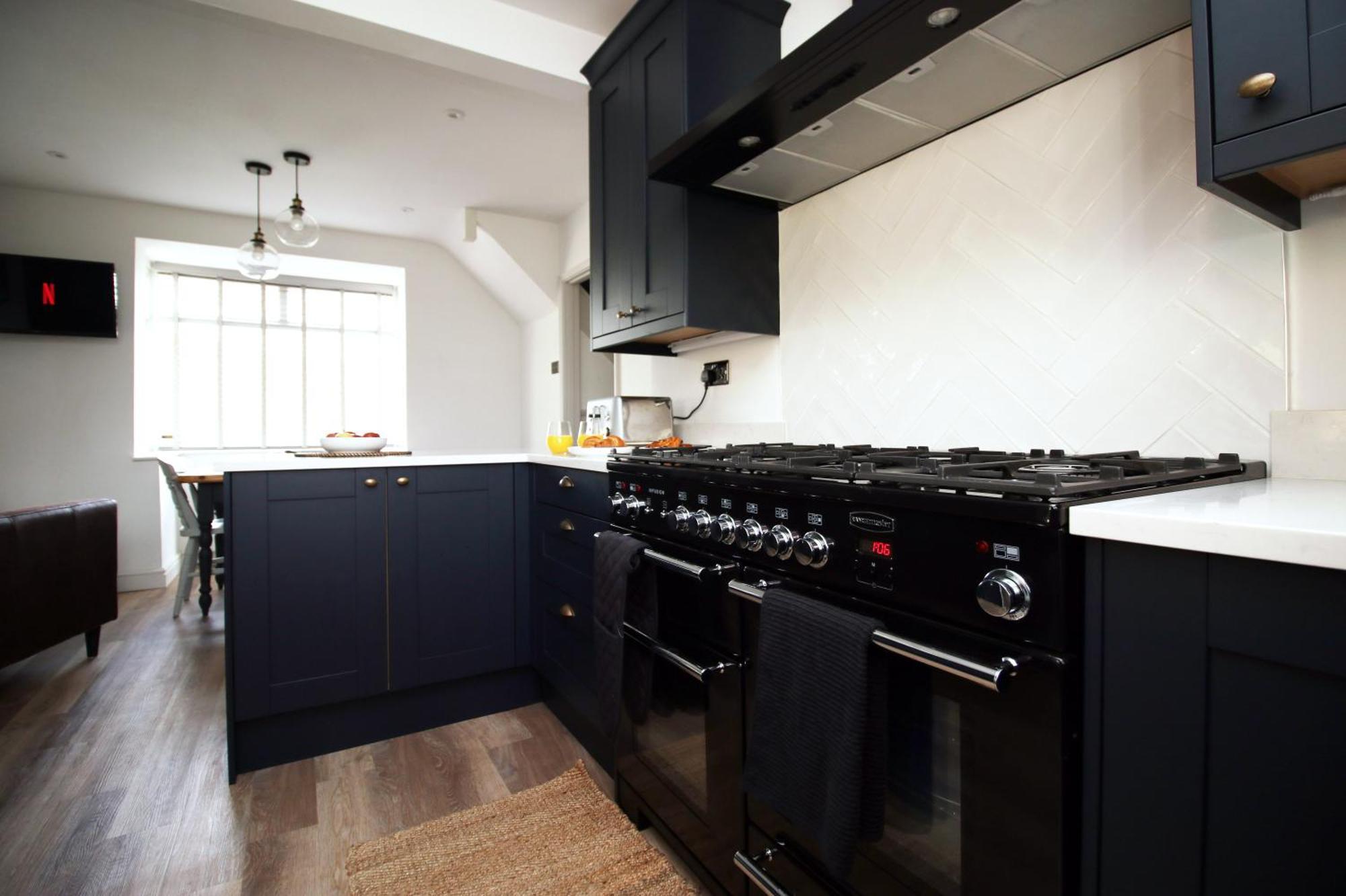 Stylish Home In Bath With Driveway Parking, 10Min From City Dış mekan fotoğraf