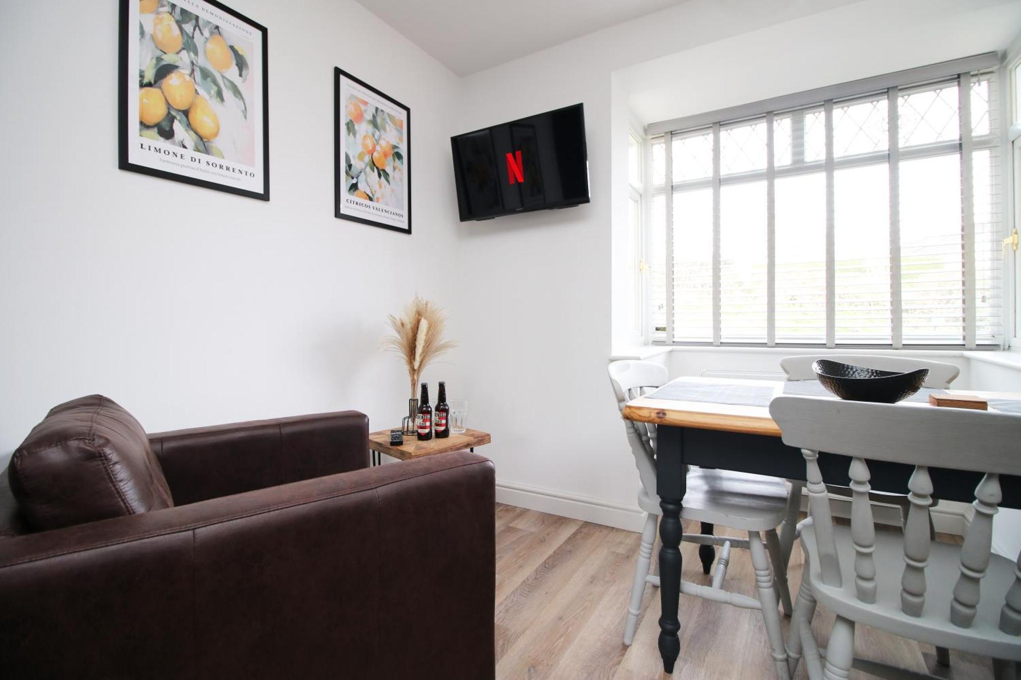 Stylish Home In Bath With Driveway Parking, 10Min From City Dış mekan fotoğraf