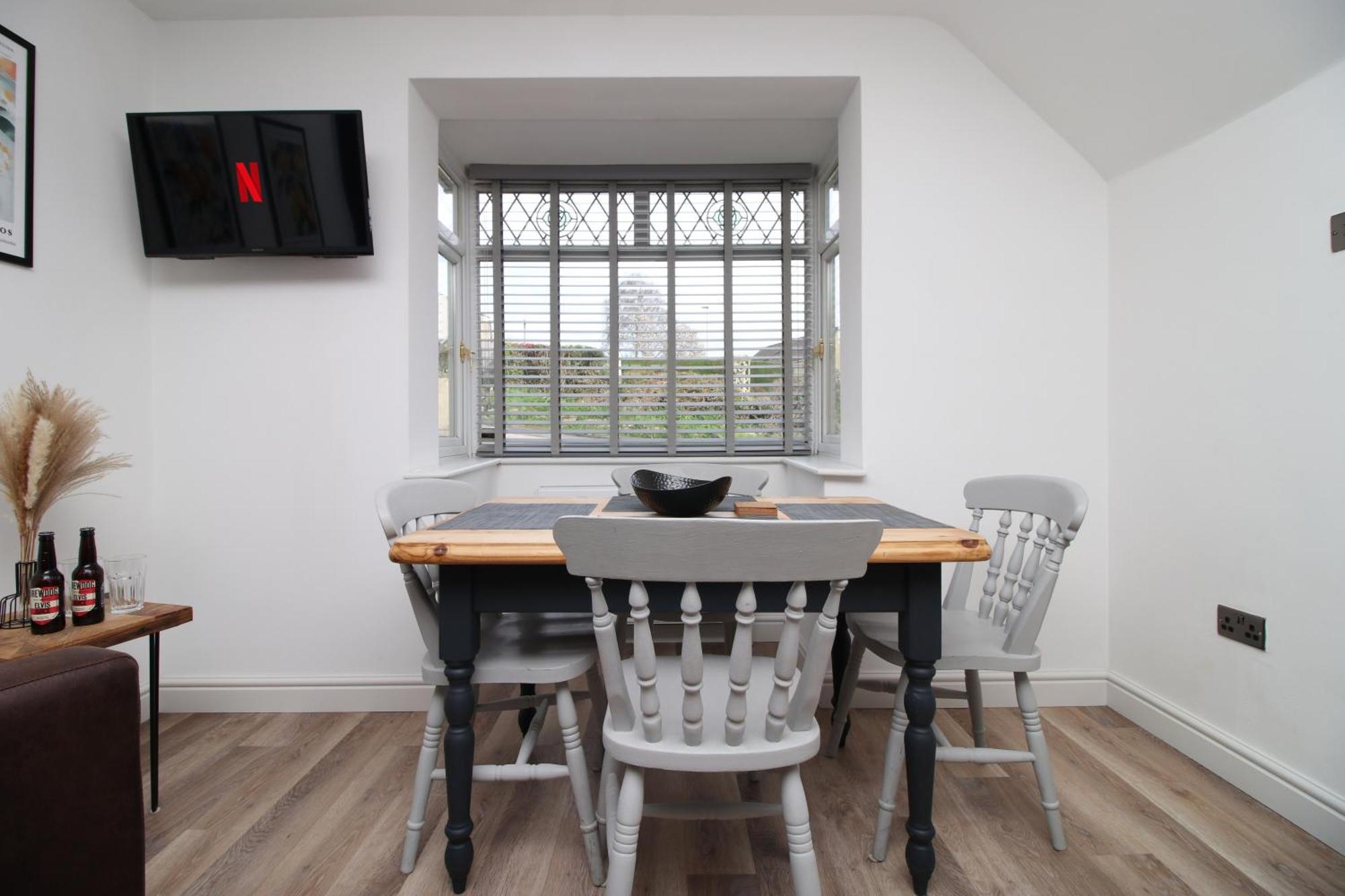 Stylish Home In Bath With Driveway Parking, 10Min From City Dış mekan fotoğraf